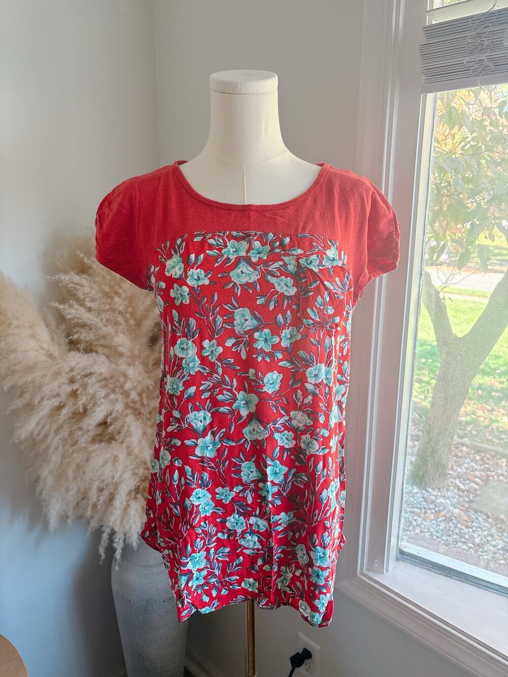 Anthropologie Meadow Rue Red Floral Top Size XS Cap Sleeve Shirt